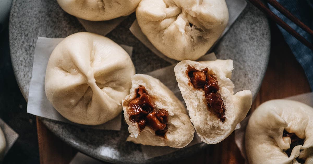Char Siu Bao (Steamed BBQ Pork Buns) 叉烧包