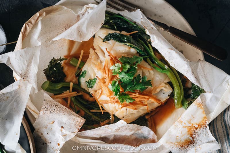 Chinese Fish En Papillote (Paper wrapped fish in sesame ginger sauce)