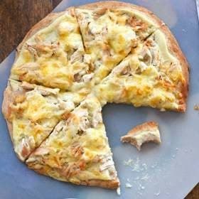 Healthy Chicken Alfredo Pizza