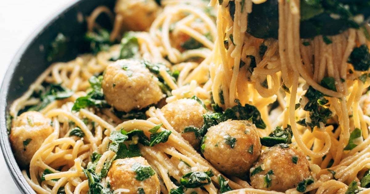 Garlic Herb Spaghetti with Chicken Meatballs