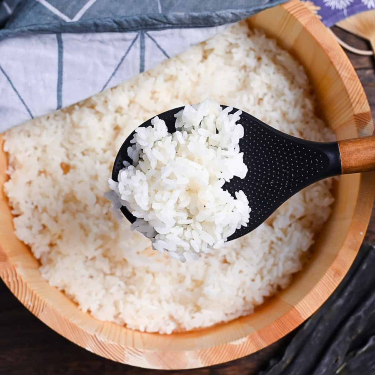 Perfect Sushi Rice (in a pot or rice cooker)