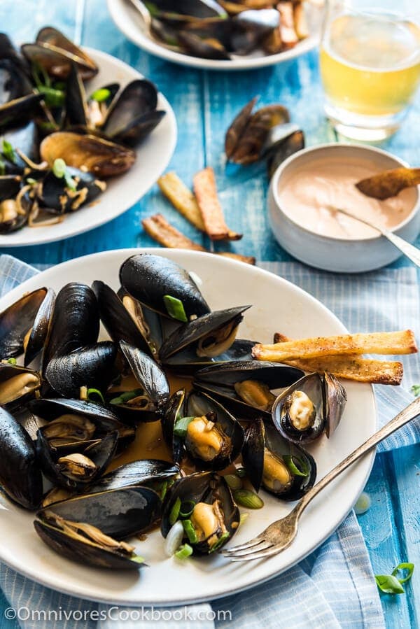 Steamed Mussels with Ginger Oyster Sauce
